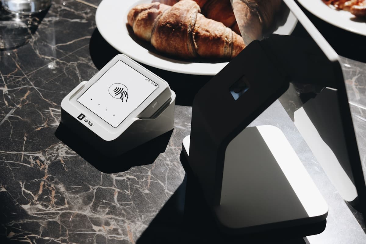 Fintech App Cuts CPA 50% with AI Creative Testing